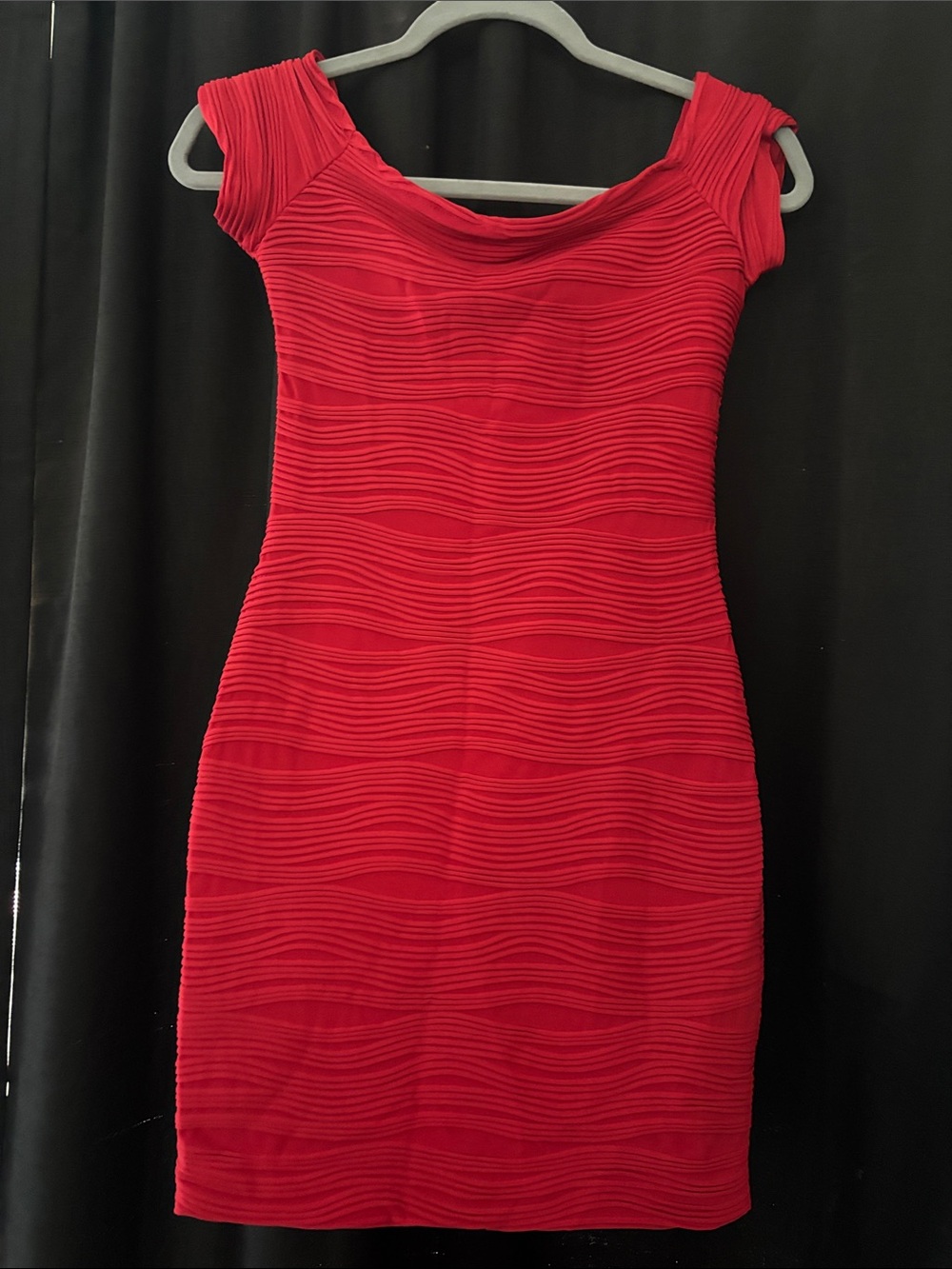 Wet Seal Red Textured Cap-Sleeve Bodycon Dress